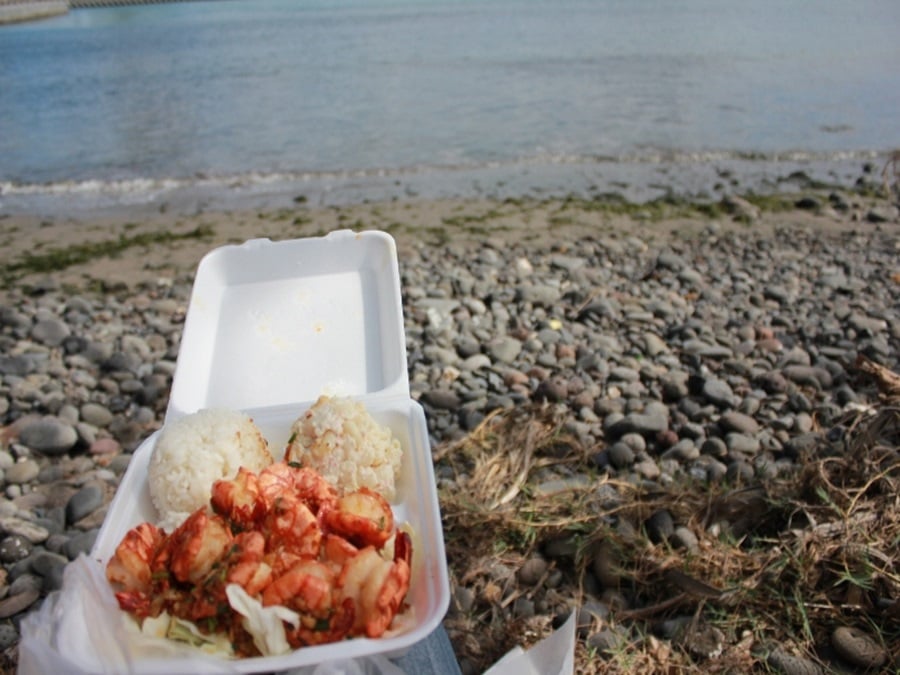 Eating Geste Shrimp from Hawaiian Food Truck